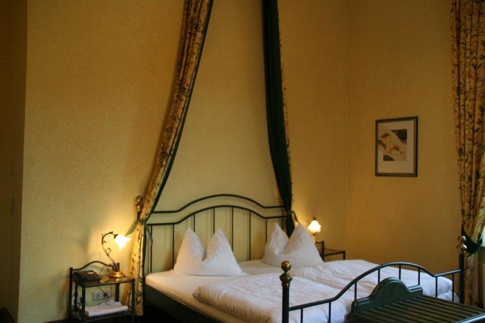 Villa Sophienhoehe แคร์เพิน ภายนอก รูปภาพ